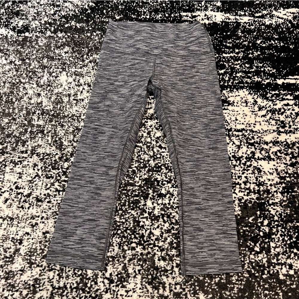 Lululemon crop leggings- size 8